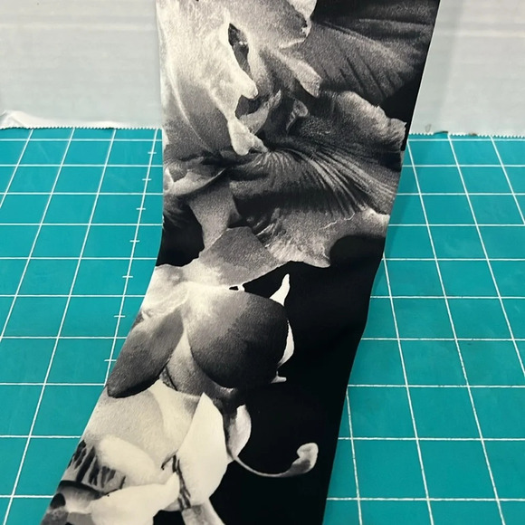 Express Black&White Floral Print Leggings Size XS #Flowers - Picture 8 of 8